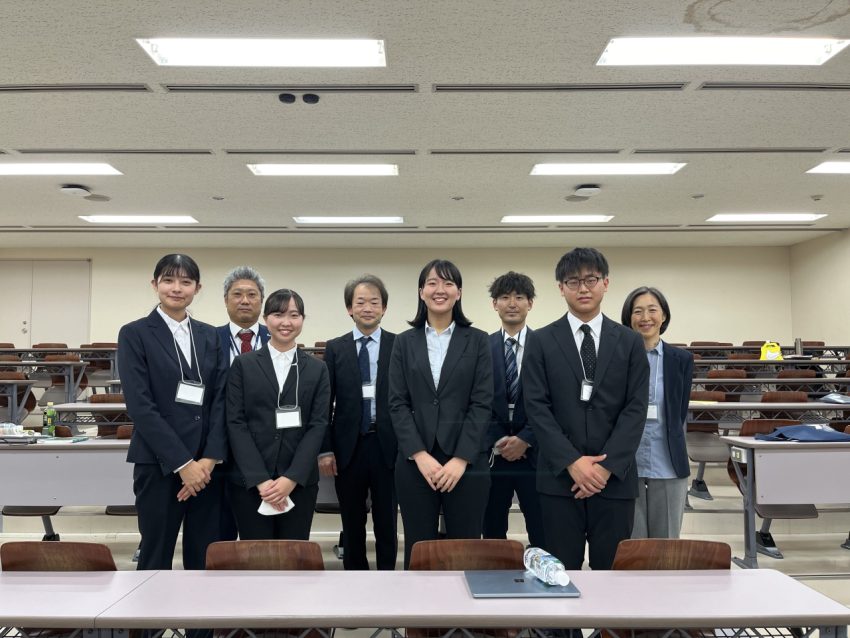 写真右から、本学近野先生、島田さん